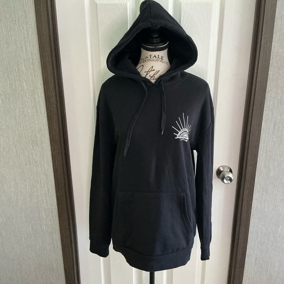 Retrofit Brand Mfg Black Hoodie with Sunburst Design Size Small - Picture 1 of 6